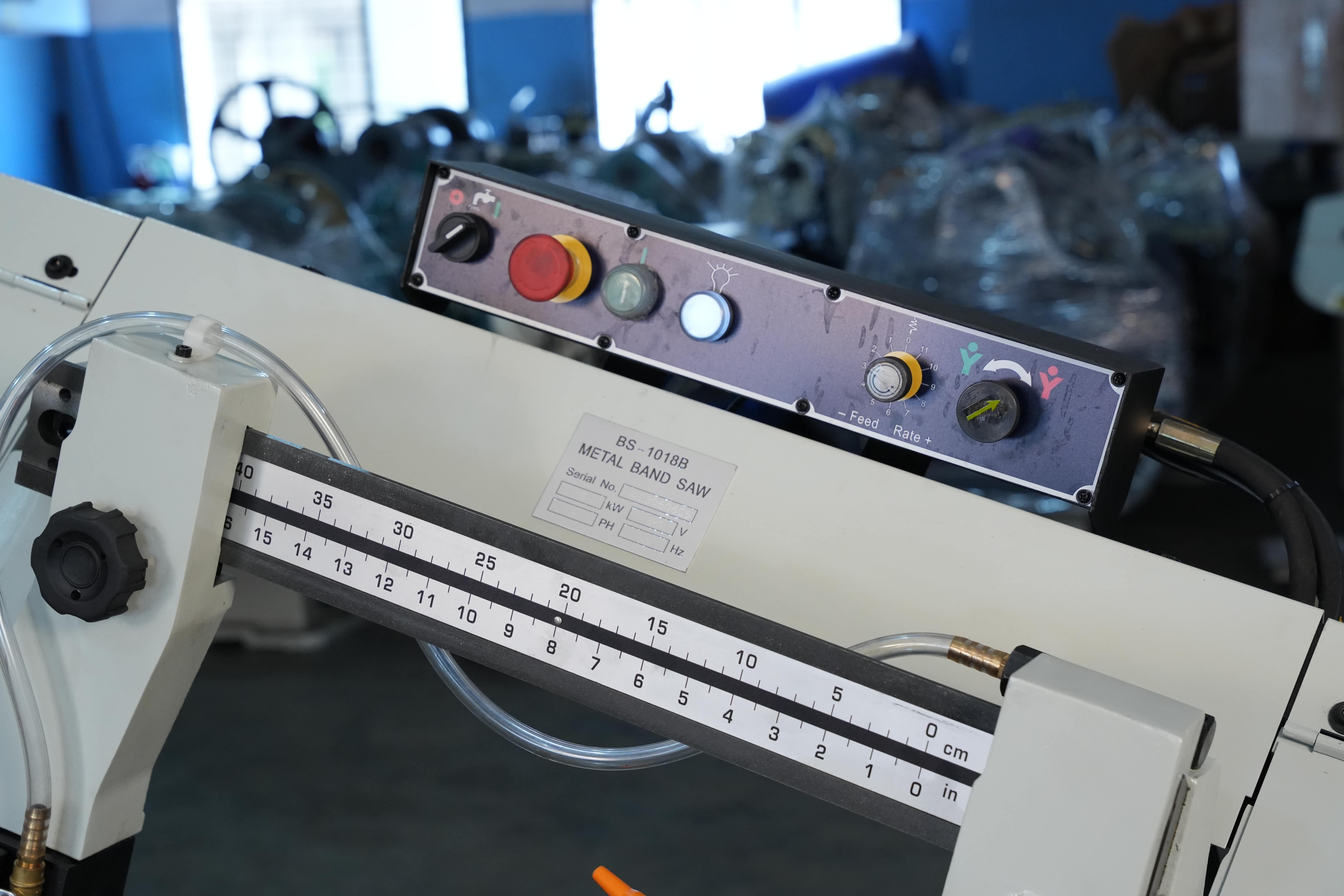 Multicolored Bs-1018b Angular Cutting Bandsaw Machine