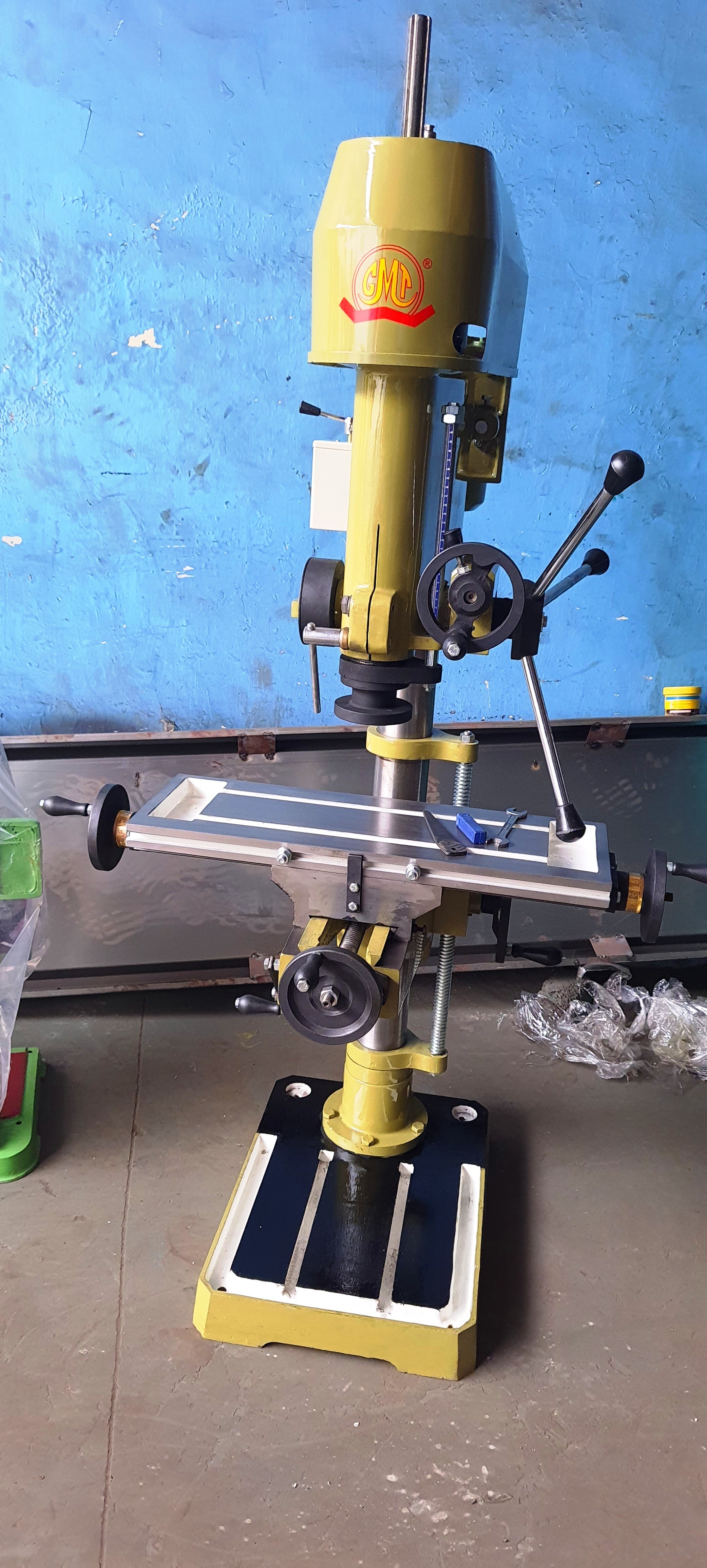Automatic Gmt Make Drilling Cum Milling Machine