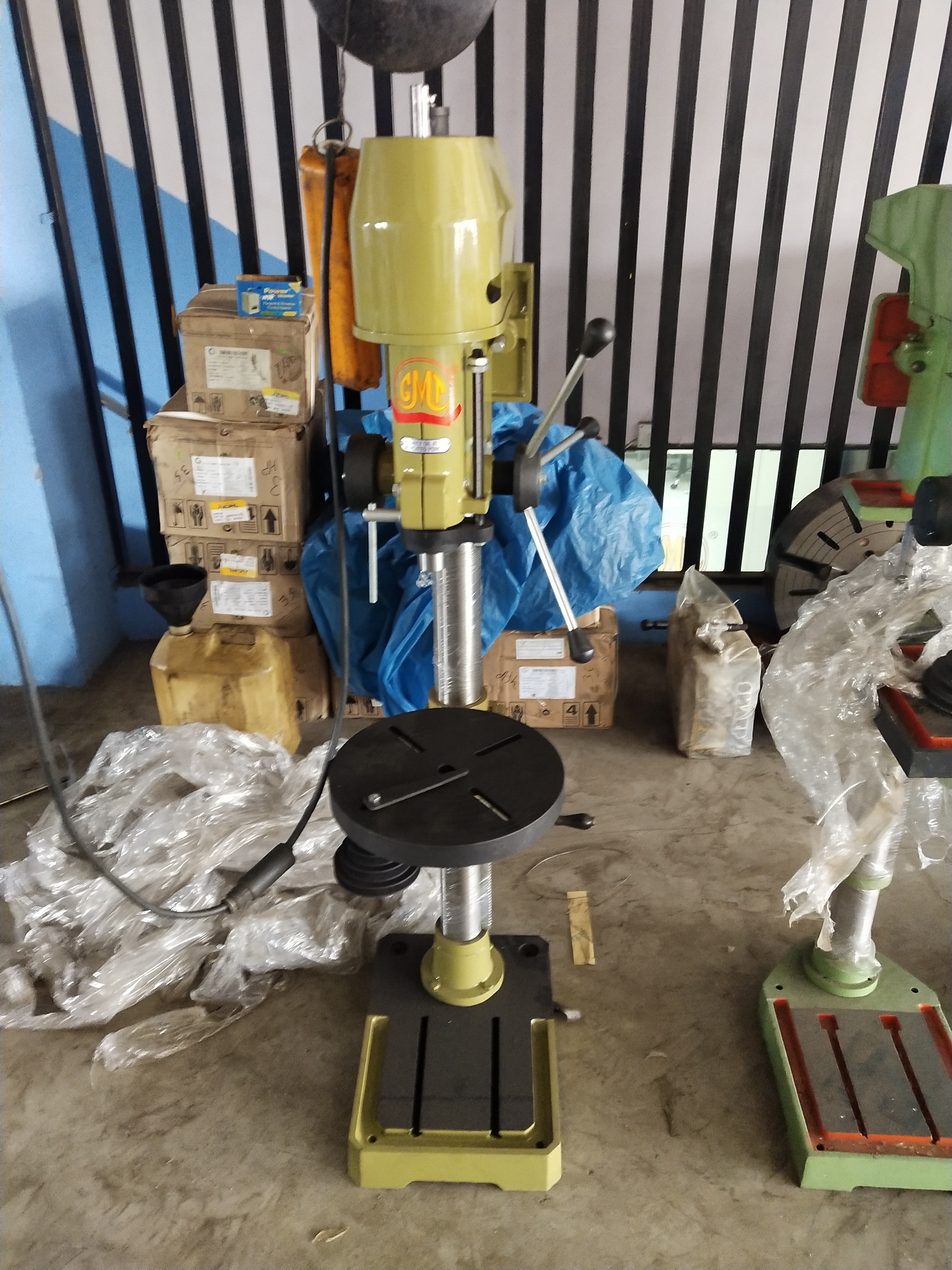 Automatic Industrial Pillar Drilling Machine