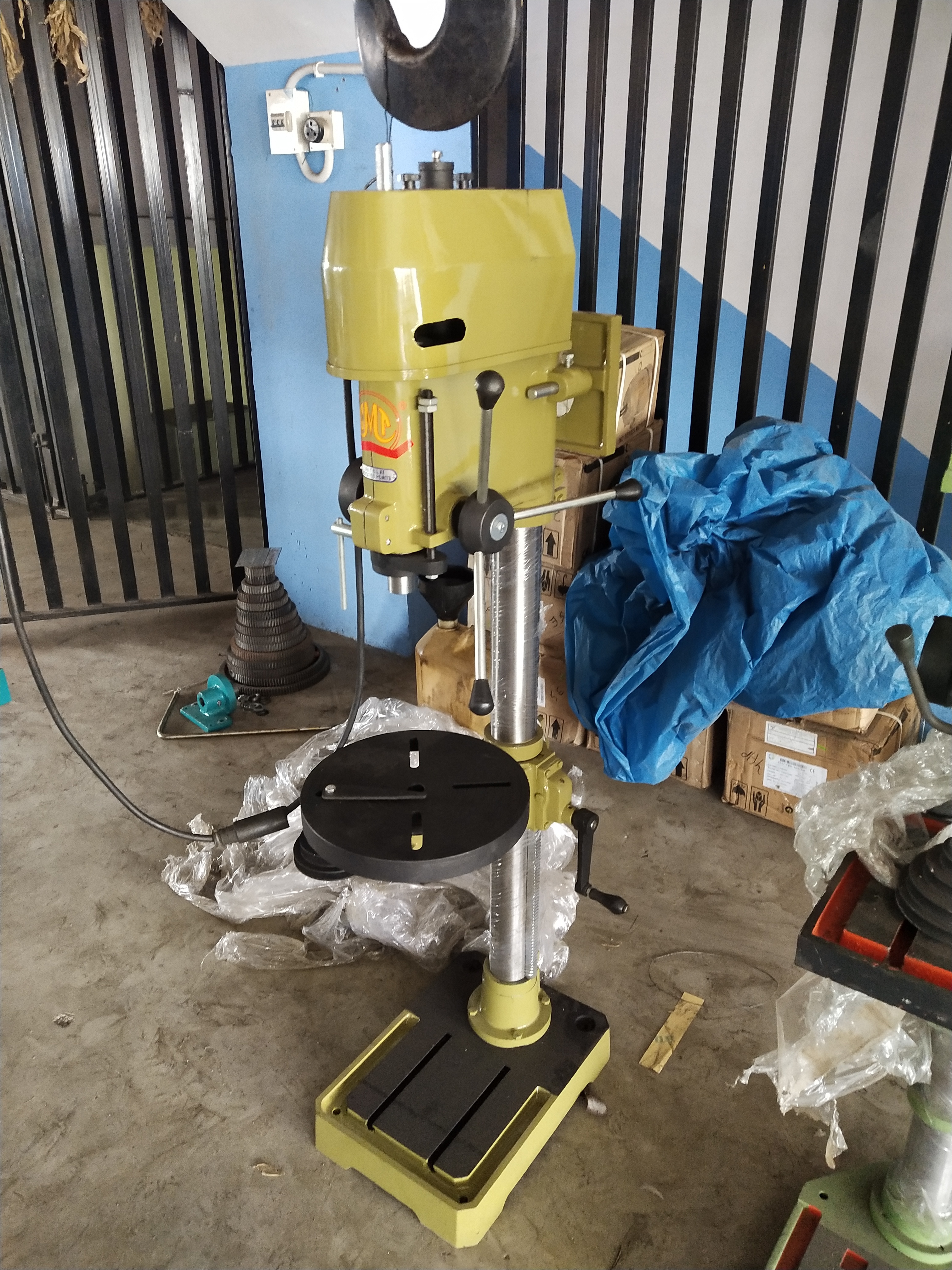 Automatic Industrial Pillar Drilling Machine