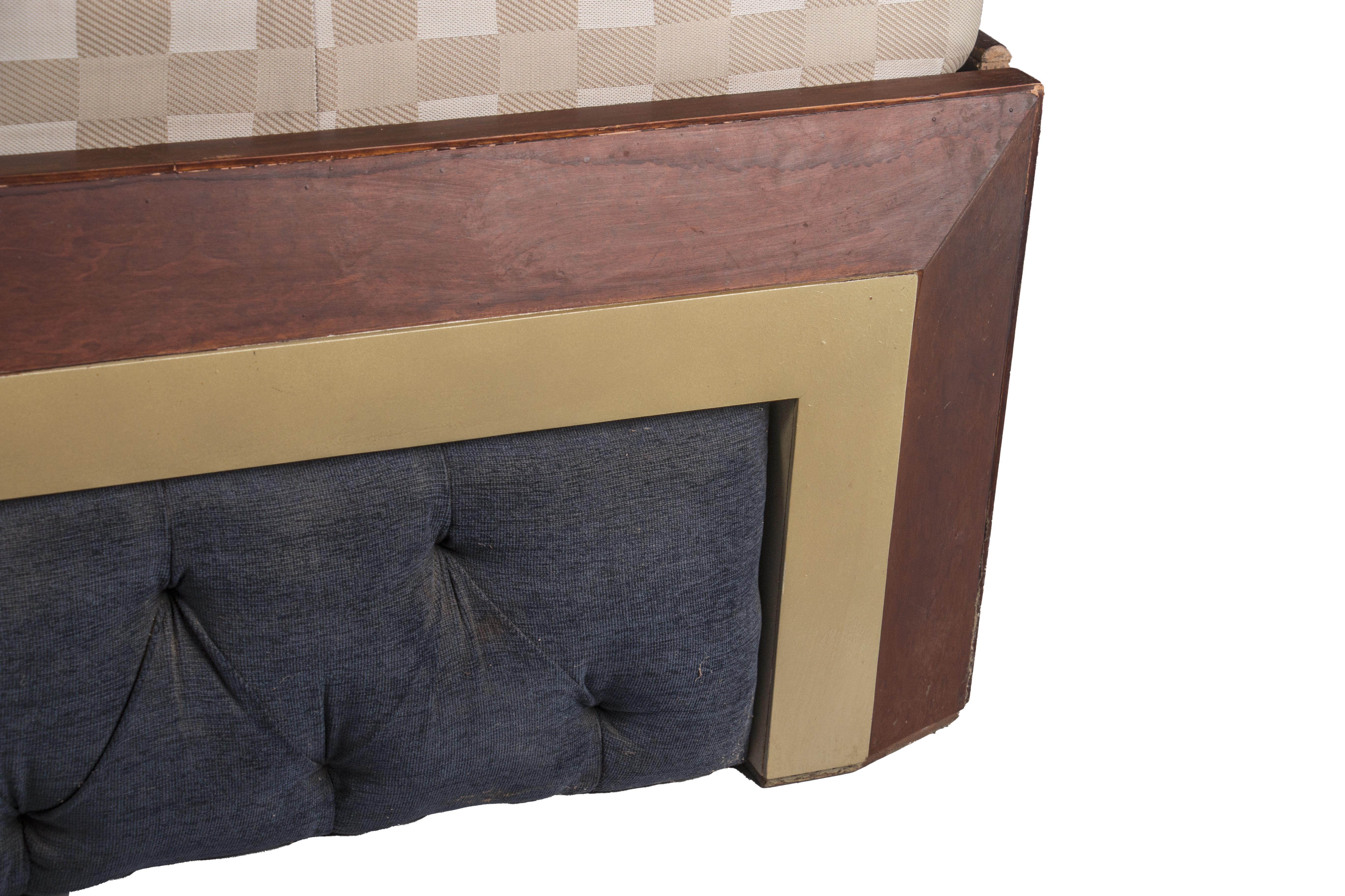 Crafted Elegance: Adhunika Luxury Wooden Bed Designs For Traditional India