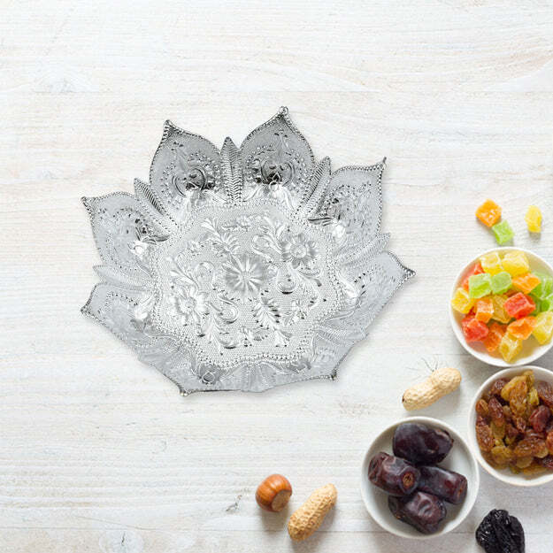 Decorative Mukhwas Serving Tray - 18x18x5 Cm | Stylish Design Ideal For Daily Use, Food Safe, Durable Compartment Tray For Dry Fruits And Candy
