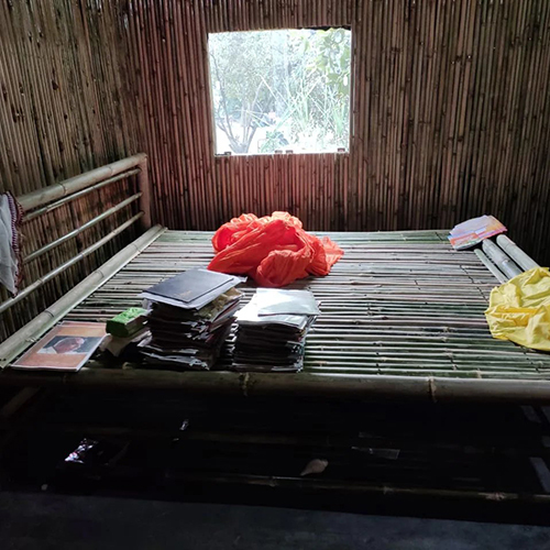 बाँस का बिस्तर - पीताम्बर हैंडलूम स्टोर