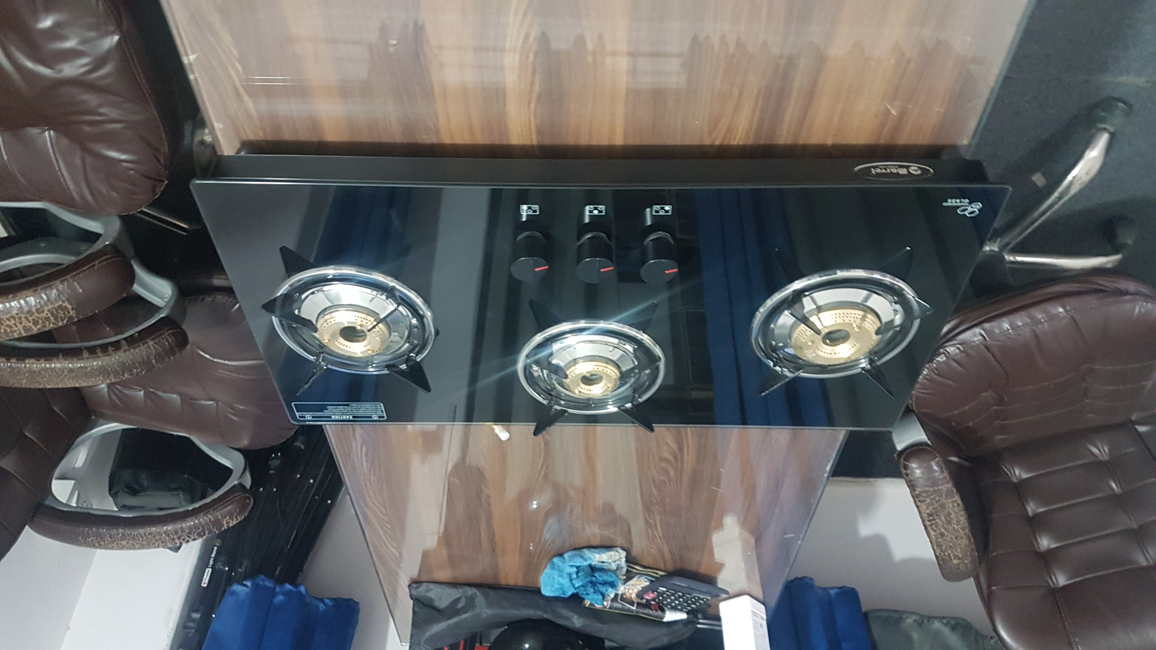 3br Hob Black Glass With Ms Frame Round Pan Support - Darkseid 3706