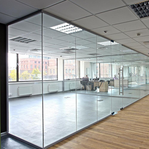 Toughened Glass Partition - Toughened Glass, Customized Size, Polished Surface | Plain/Printed Patterns, Solid Structure for Industrial Use