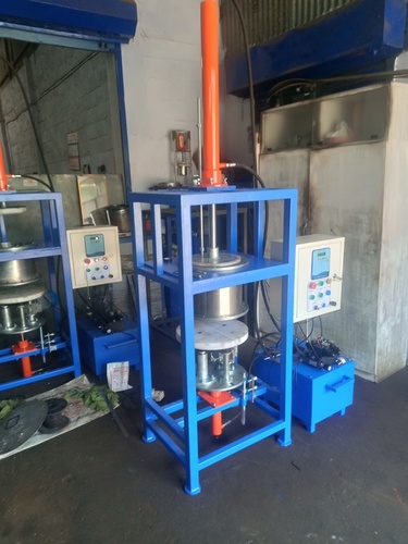 कर्नाटका में मुुरुक्कू मशीन