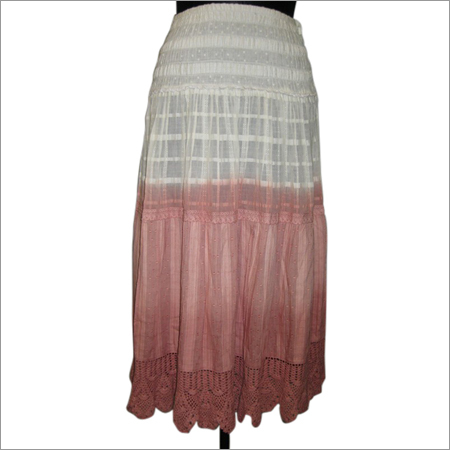 महिलाओं के फैशन स्कर्ट