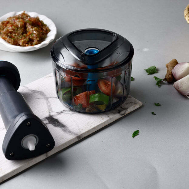 Ganesh Bingo Lock-unlock Push Chopper ( 725ml) 8140