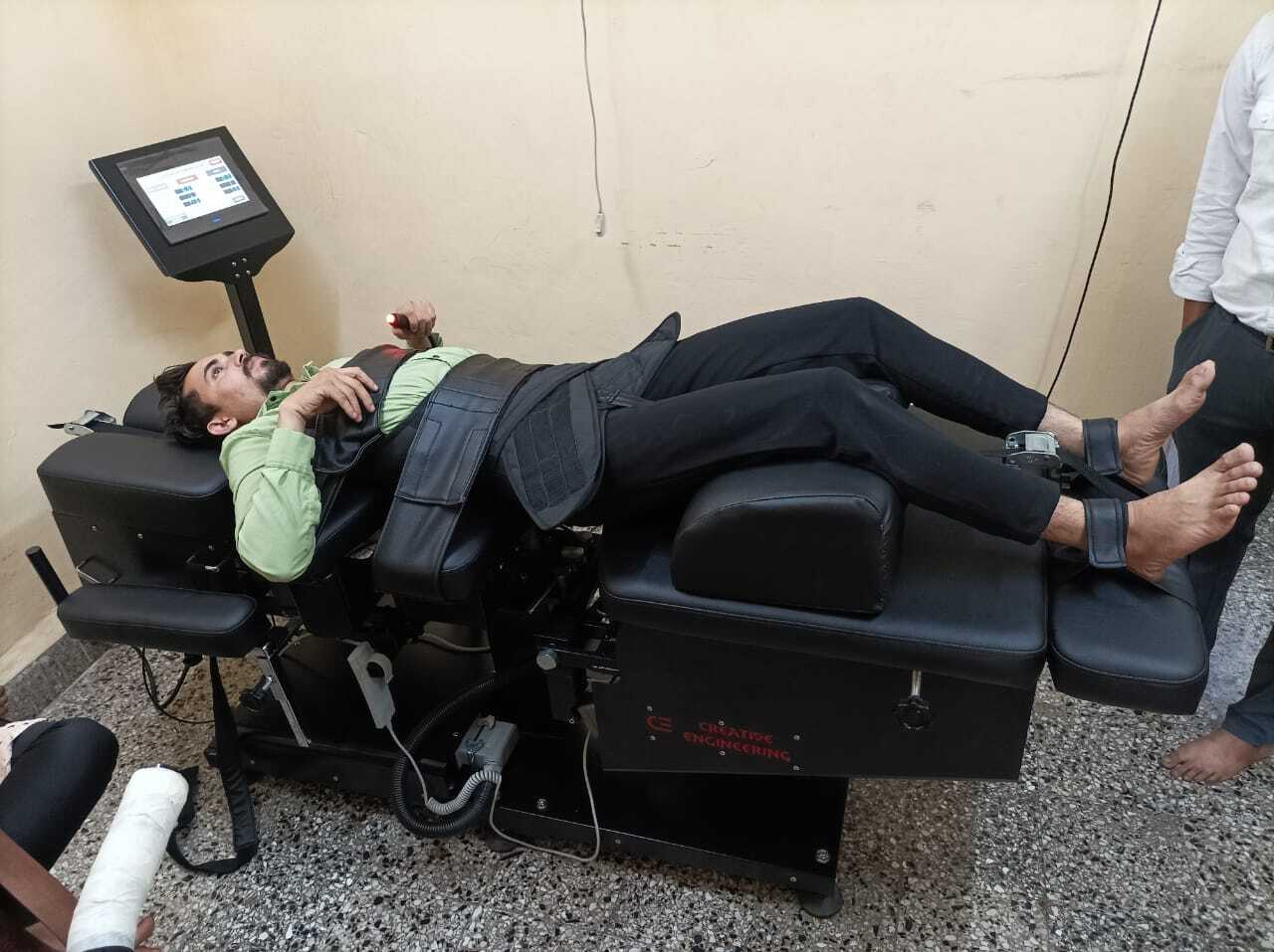 Robotic Spinal Decompression Table Dimension (L*w*h): 80*30*30 Centimeter (Cm)