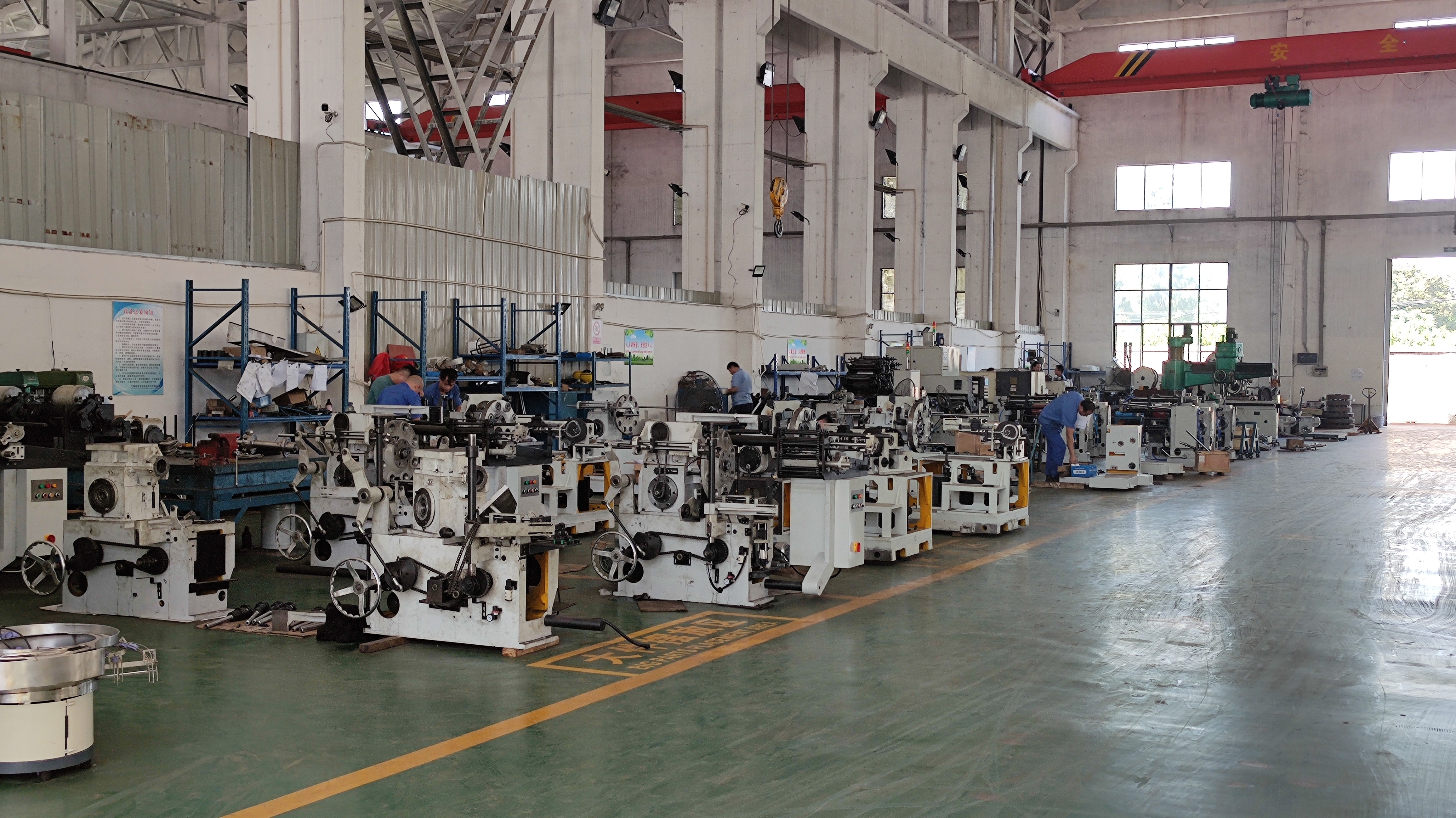 Threading Machine Of Shoe Polish Tubes Making Machine