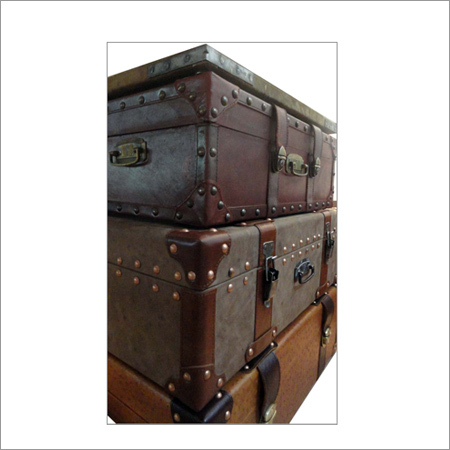 चमड़े का ट्रंक