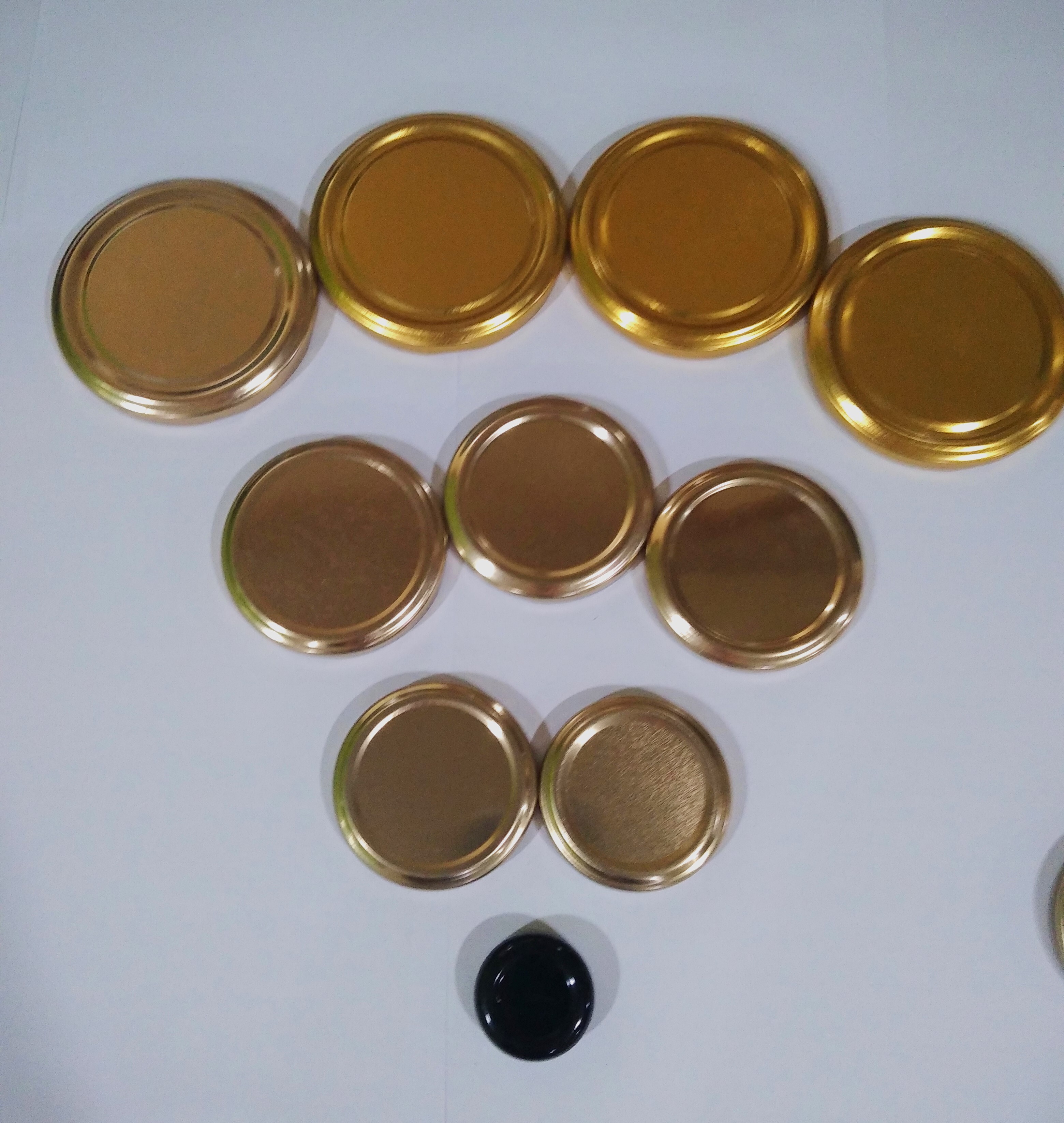 Lug Twist Off Cap - 66mm Diameter Gold/silver Metal Finish | Anti-corrosive Coating Food Grade Plastisol Liner For Longer Shelf Life