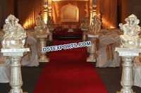 गणेश प्रतिमा के साथ शादी के गलियारे के स्तंभ