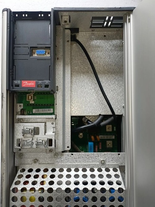 Danfoss Ac Drive - 3p 525-690v 30/37kw 40/50hp | High-speed Processing, Precision Control, Versatile Integration
