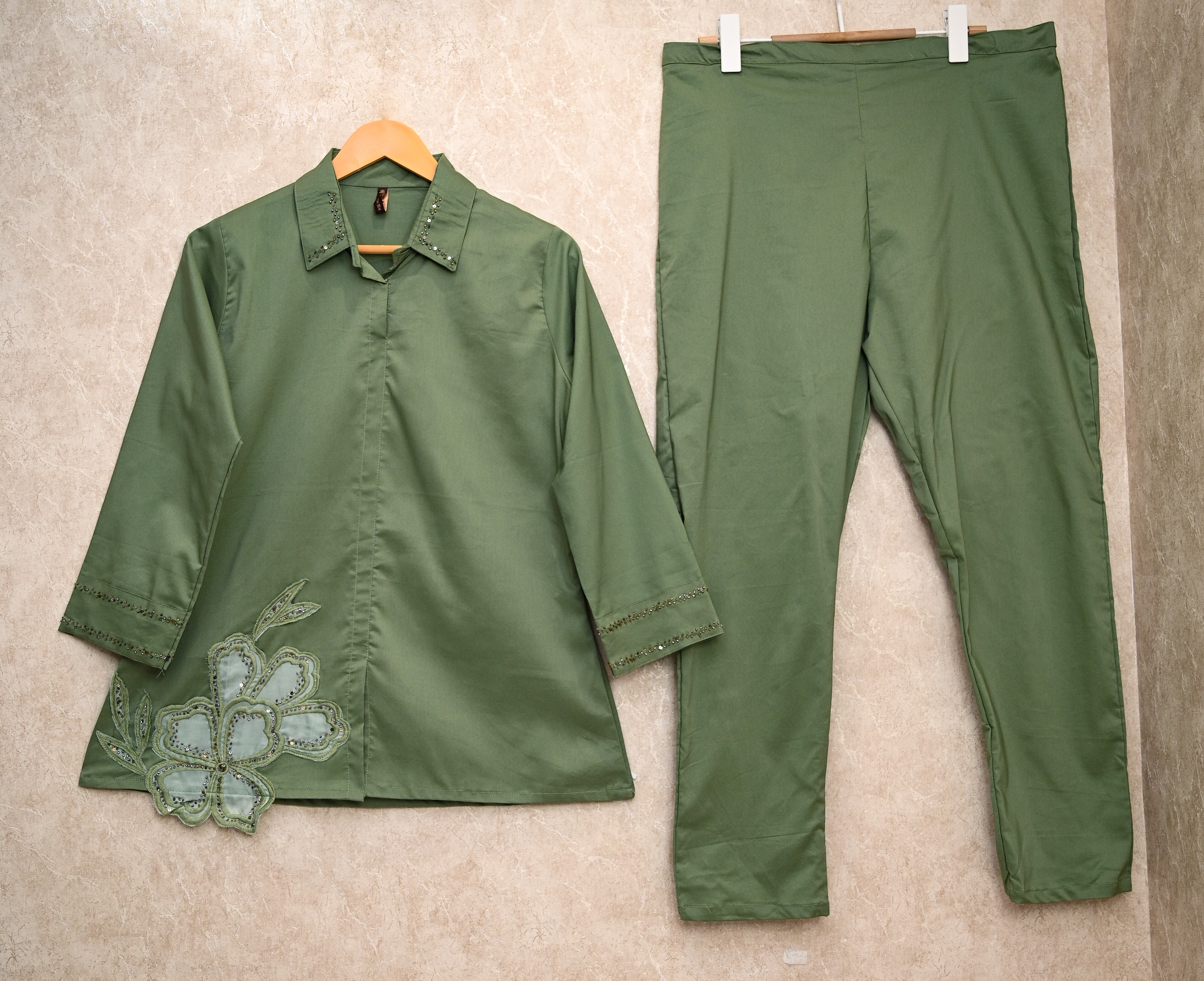 Solid Appliqve Coord Set