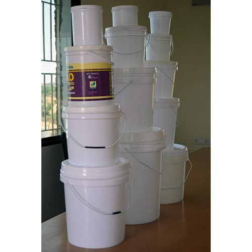 व्हाइट पेंट डिस्टेंपर बकेट