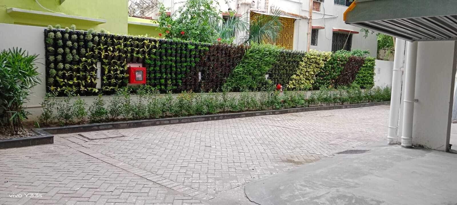 Vertical Garden - Color: Green And Mixed