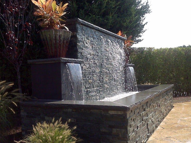 Stone Wall Fountain - Feature: Excellent