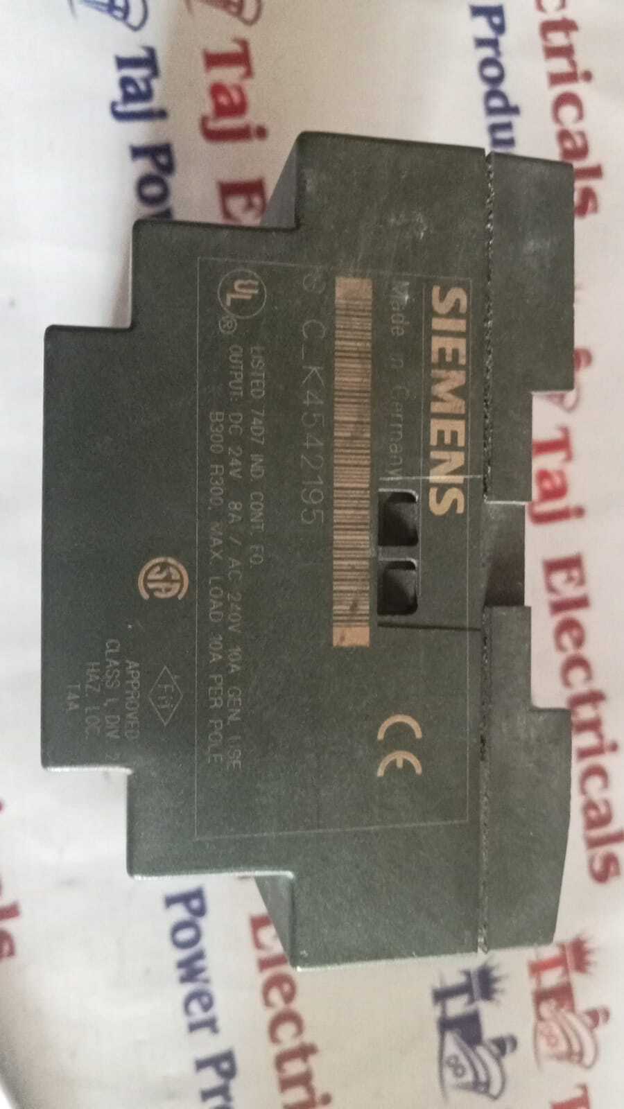 Siemens Logo 6ed1 053-1ha00-0ba0 - Logic Module, 24v Input/output, 12 Inputs/8 Outputs, Relay Output, Din Rail Mountable | No Additional Features Available