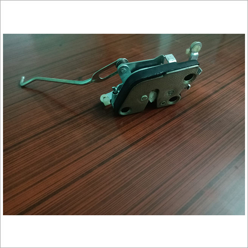 पोलिश टाटा ऐस डोर लॉक