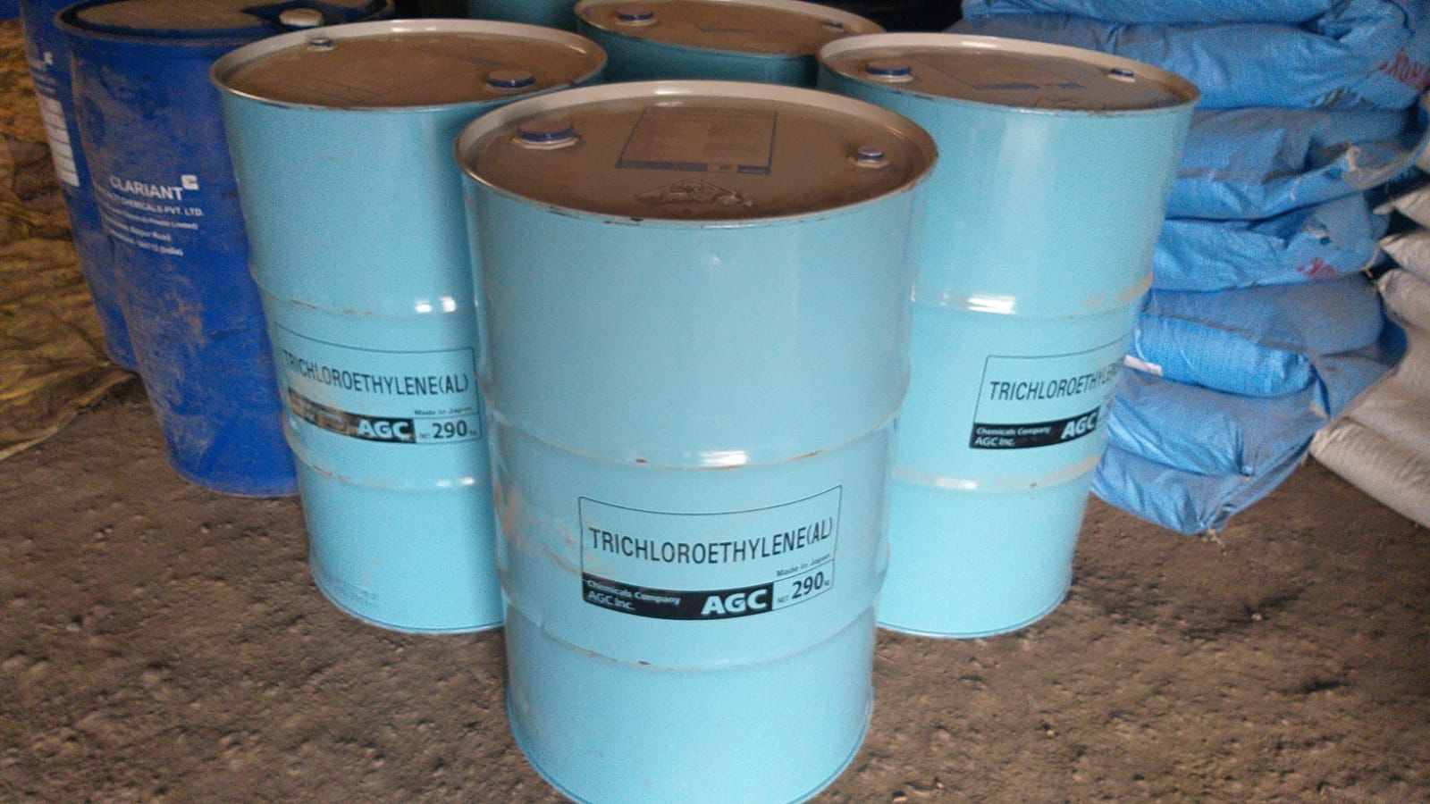 Trichloroethylene Chemical - 99% Purity Liquid | Industrial Grade, Non-flammable, Sweet Smelling Solvent For Metal Degreasing And Oil Extraction
