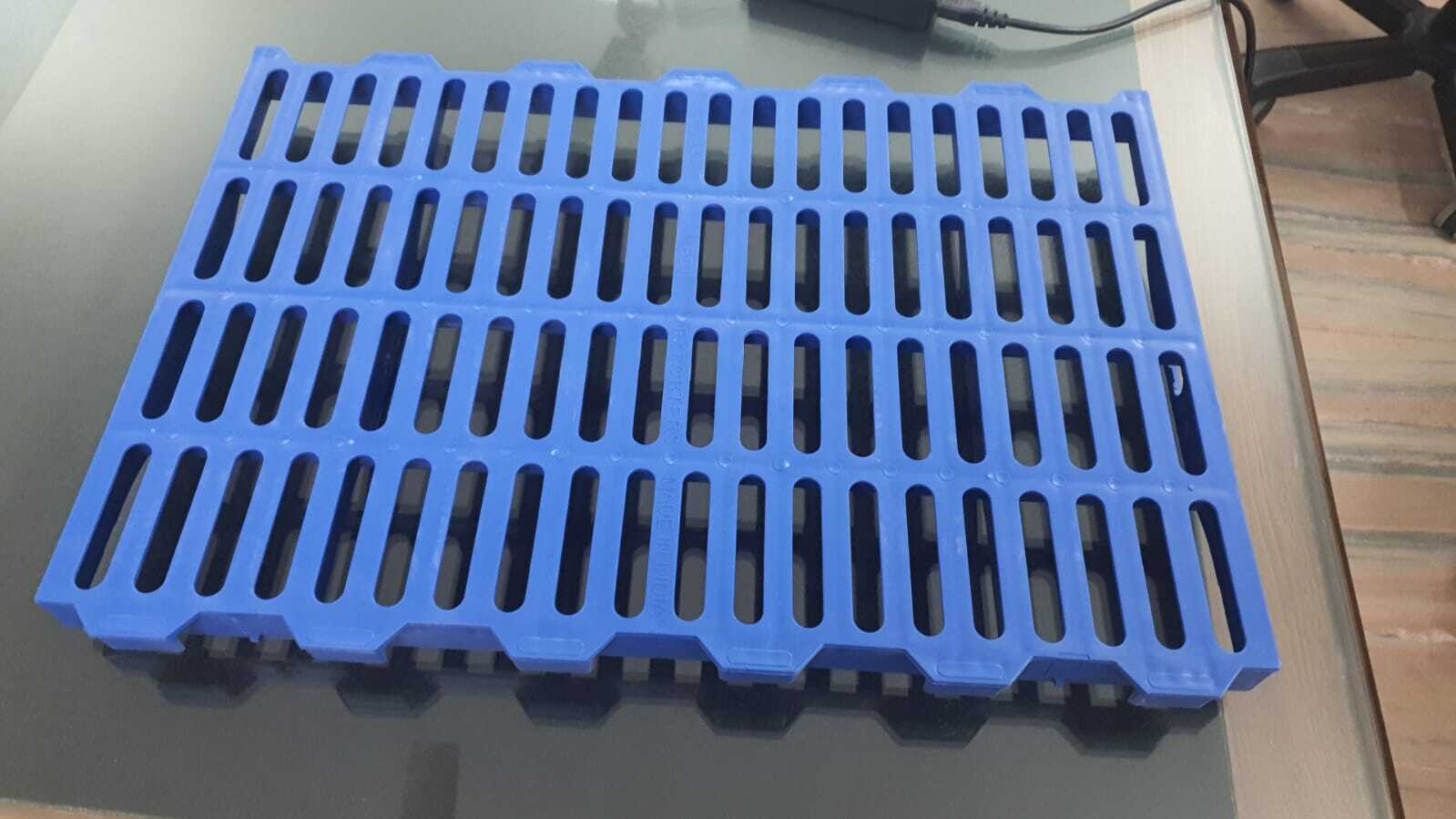 Plastic Slates - Hdpe, 600mm, 1200g | Interlocking Slat Flooring For Poultry, Easy Cleaning, Minimizes Waste Accumulation