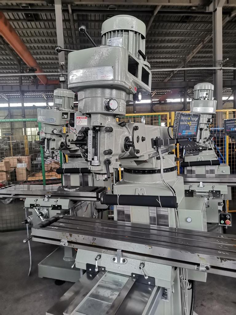 Dro Milling Machine - Cast Iron, Variable Dimensions | High Accuracy, Gear Clutch, Automatic Shop, Hardened & Ground, Power Quill, Smooth Operation