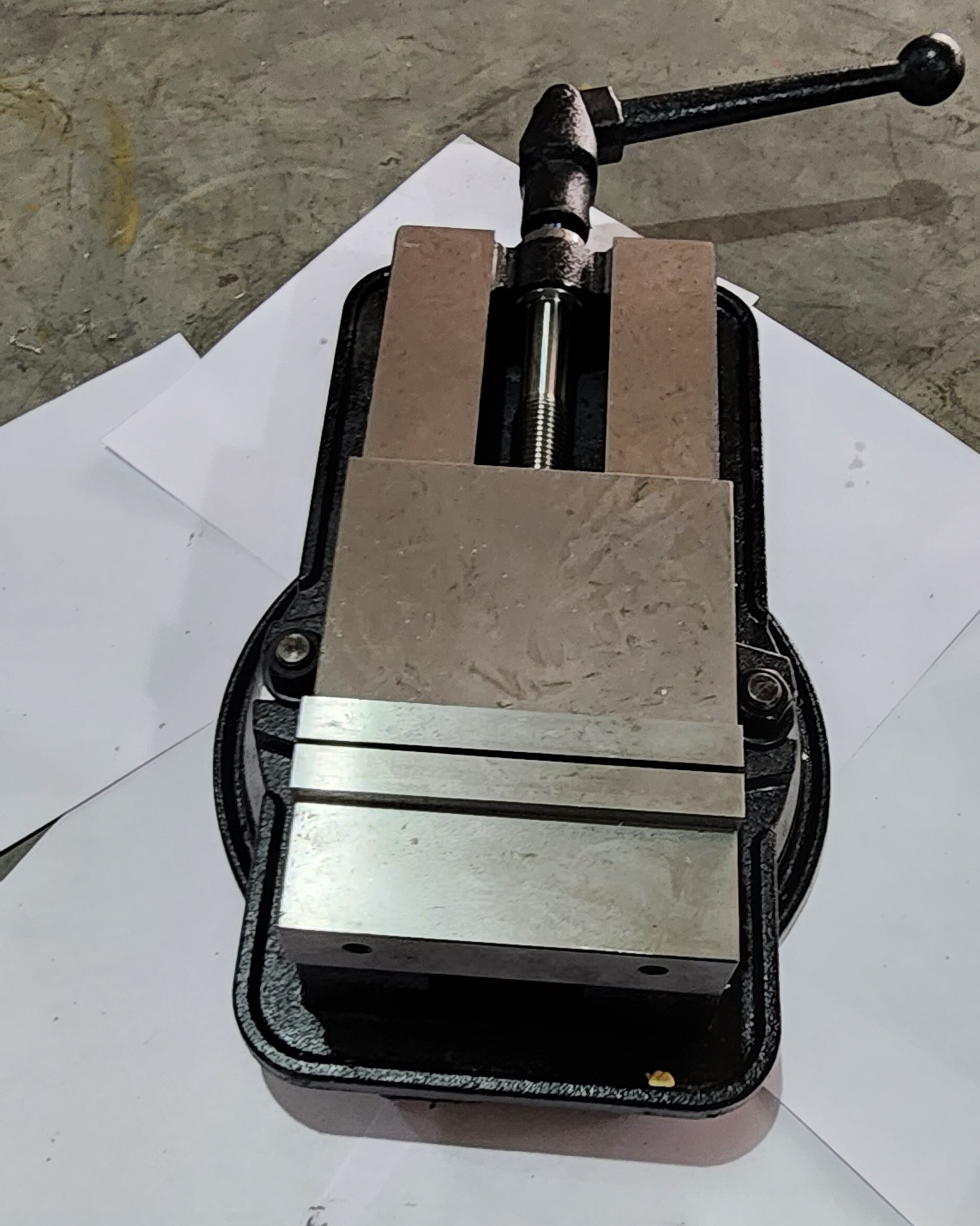 Swivel Base Milling Machine Vice - Metal, Multi-colored Painted Surface | 220v Maximum Clamping, Adjustable Jaw For Precision Clamping
