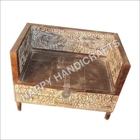 लकड़ी का सोफा