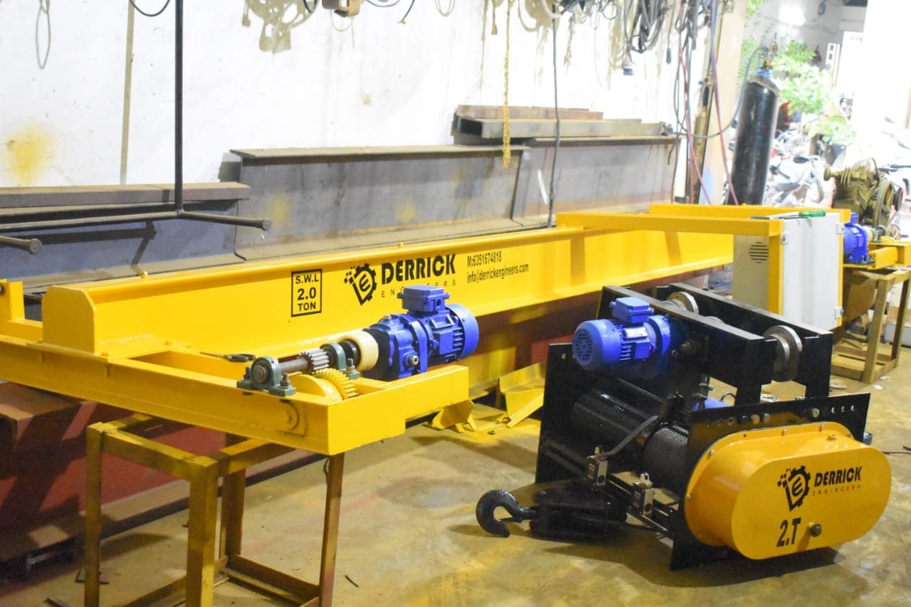 Single Girder Eot Crane - Mild Steel, 6-8 M Height, 1-25 M Span | 1-10 Ton Load Capacity, Electric Power Supply, Emergency Stop, Yellow & Blue Design