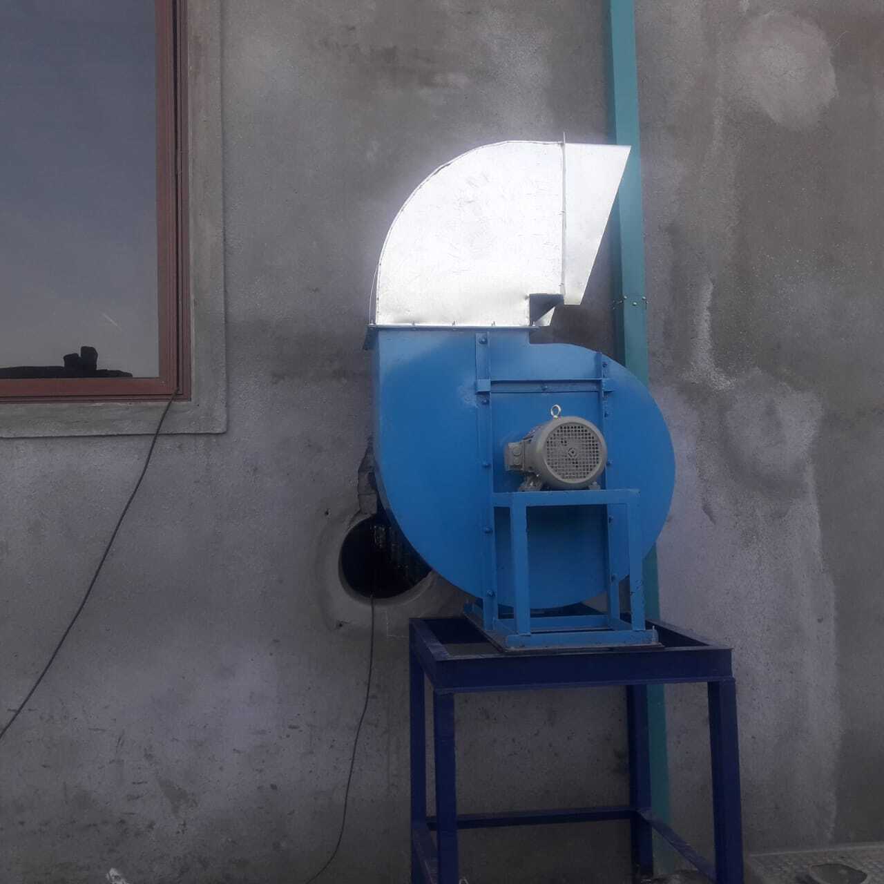 Industrial Ventilation System - Plastic Material, 110-220 Volt Power Source | Wall Mounted Design, White Color, 1 Year Warranty