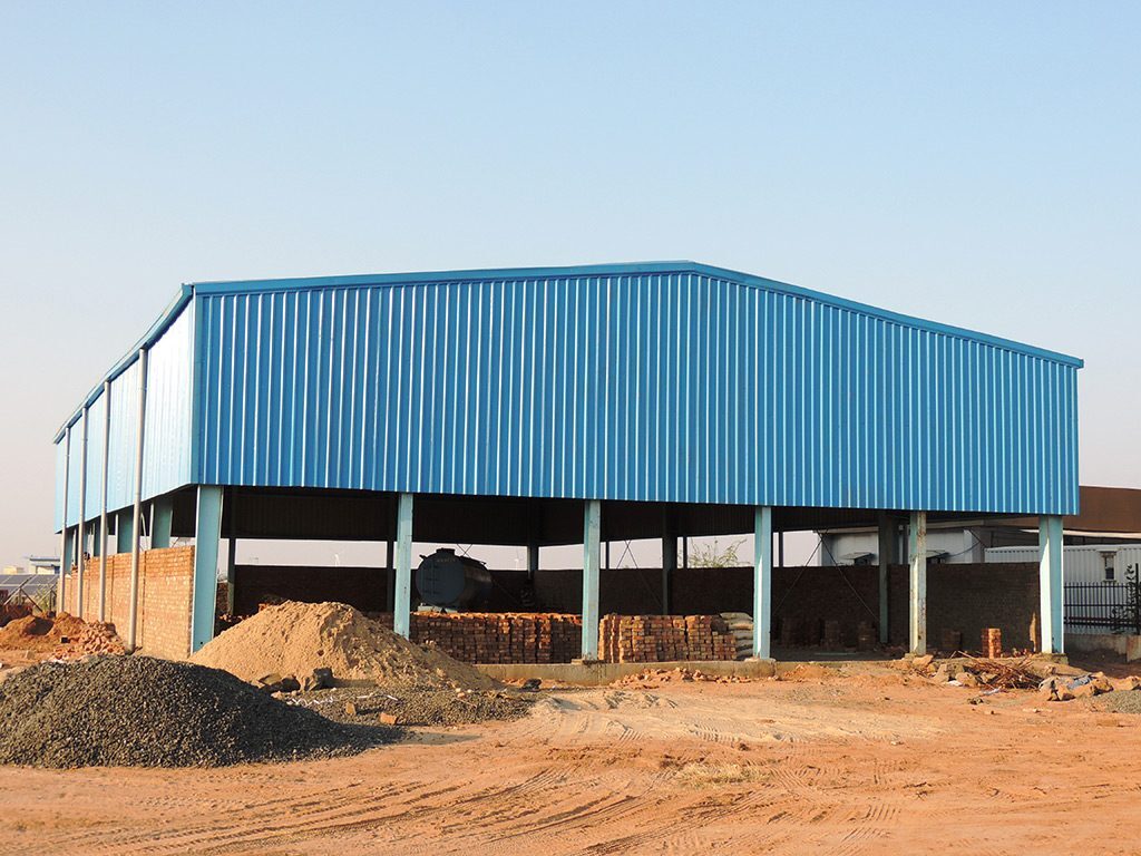Industrial Peb Structure - Steel, Customizable Dimensions, Green Color | Heavy-duty Load, Thermal Insulated Panels, Sliding Windows, 25+ Years Lifespan