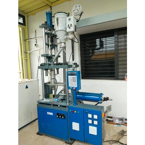 Screw Type Vertical Injection Machine - Color: Blue-white