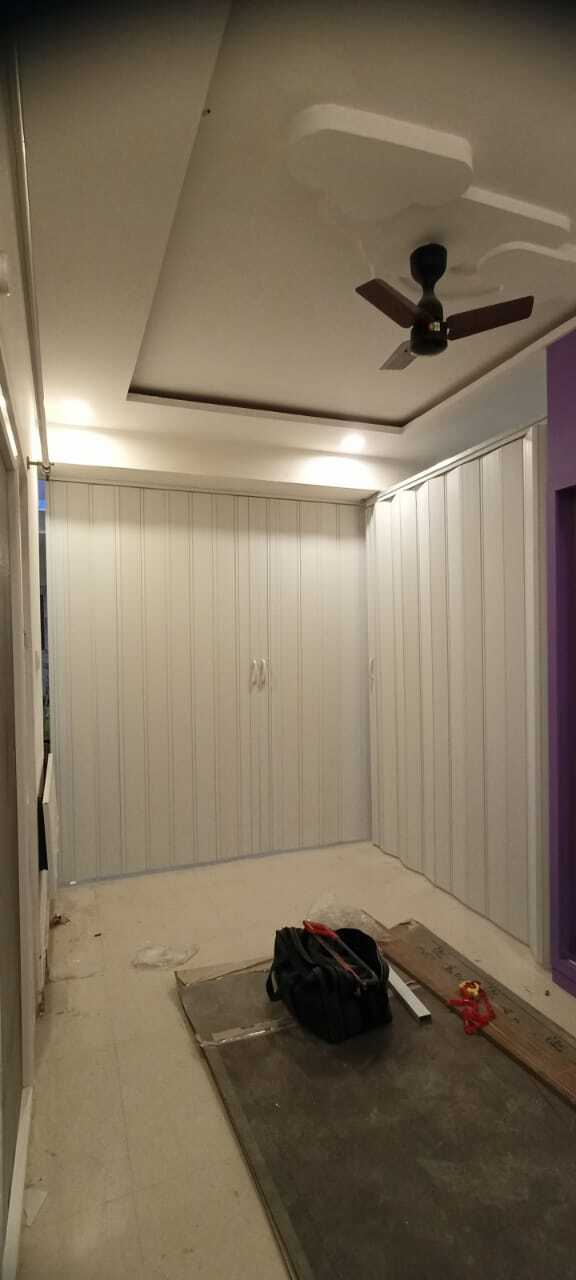 10 Mm Pvc Partition Doors - Capacity: Single Or Multi-panel Options