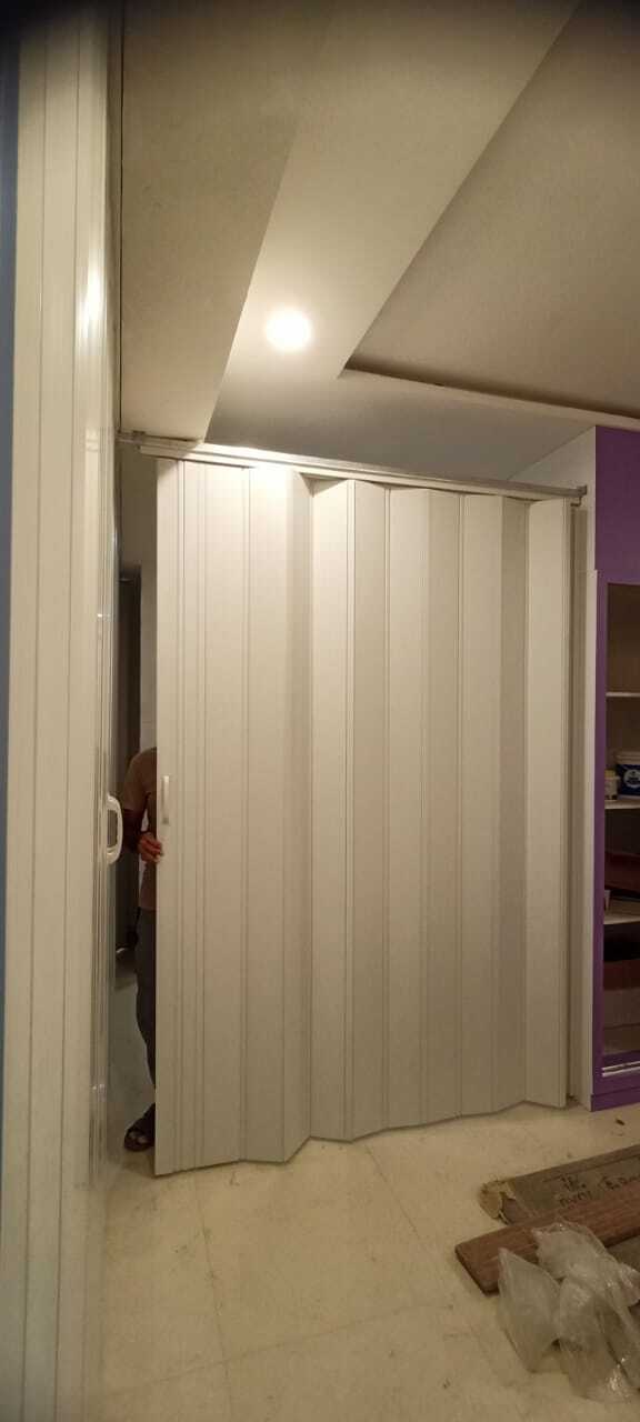 10 Mm Pvc Partition Doors - Capacity: Single Or Multi-panel Options