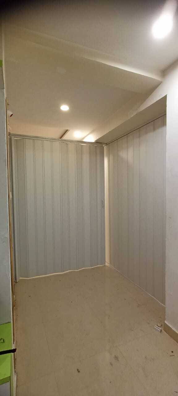 10 Mm Pvc Partition Doors - Capacity: Single Or Multi-panel Options