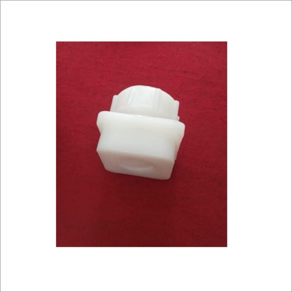 व्हाइट एडजस्टेबल बुश