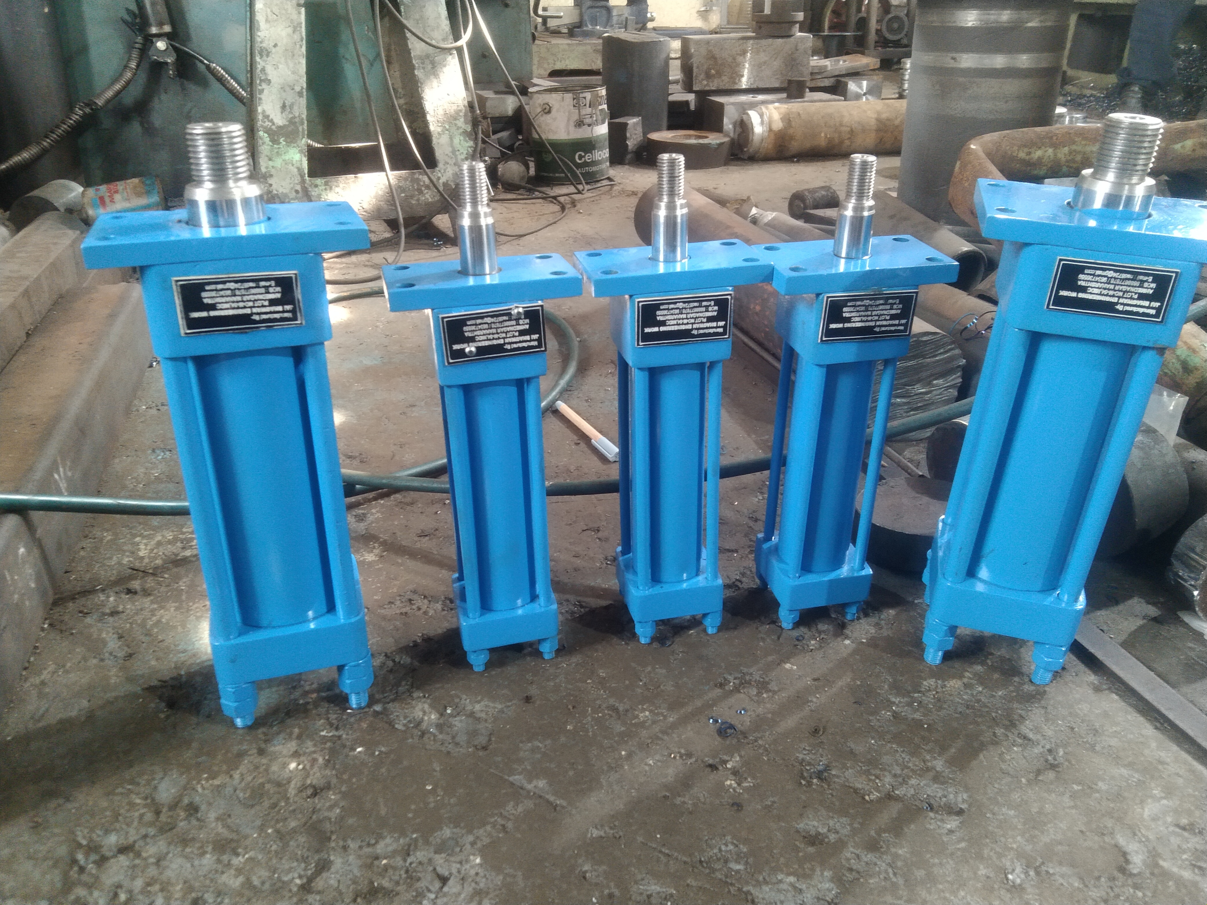 Industrial Tie Rod Hydraulic Cylinder - Color: White
