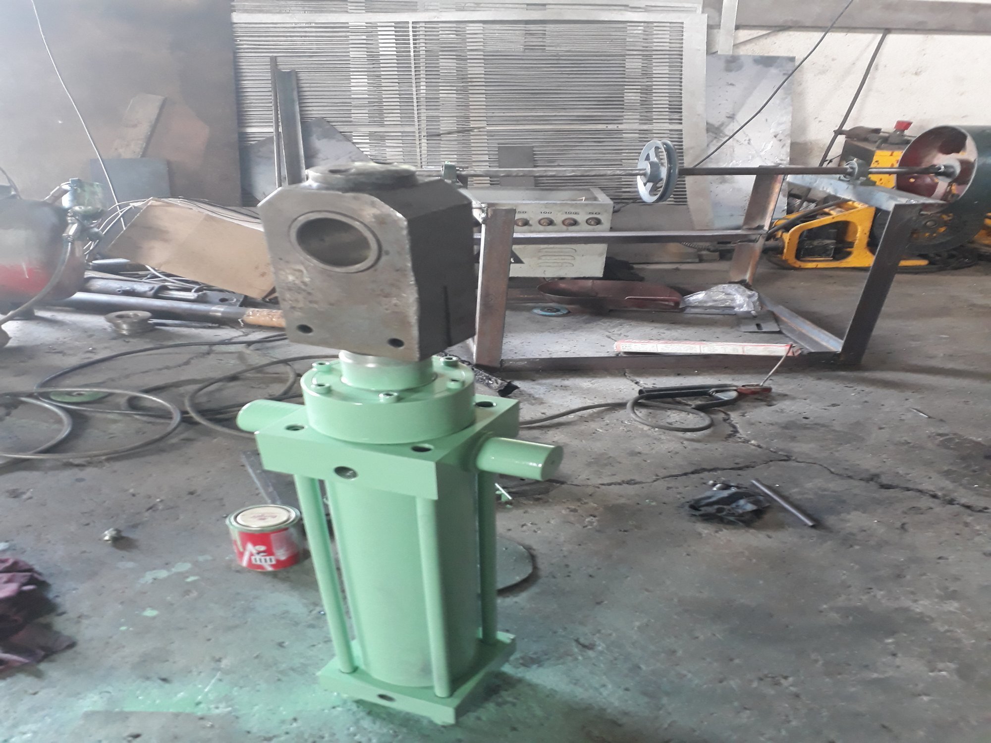 Industrial Tie Rod Hydraulic Cylinder - Color: White