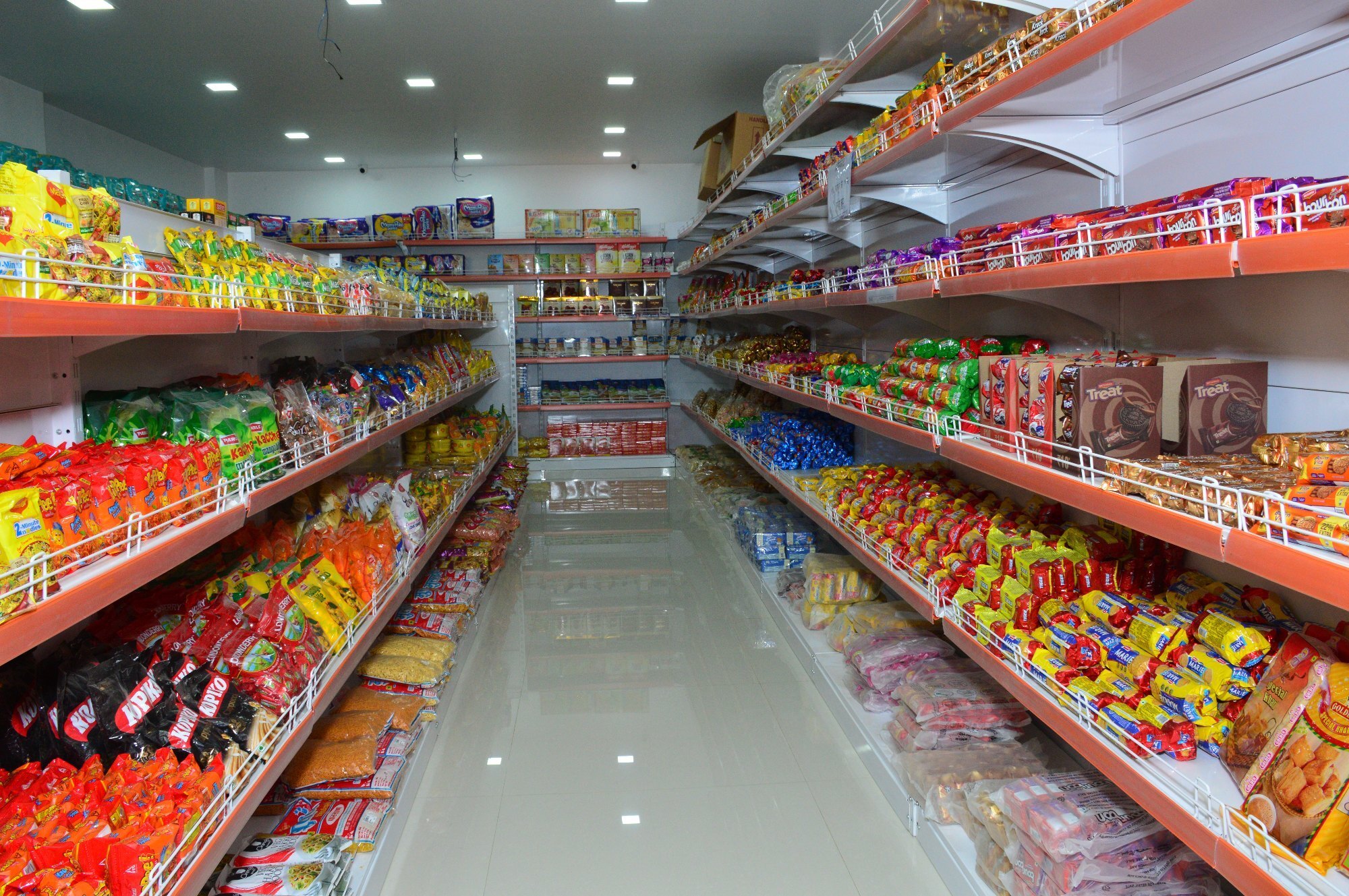 Display Rack - Steel, Light Duty | Silver Finish For Commercial And Industrial Use, Ideal For Markets And Supermarkets