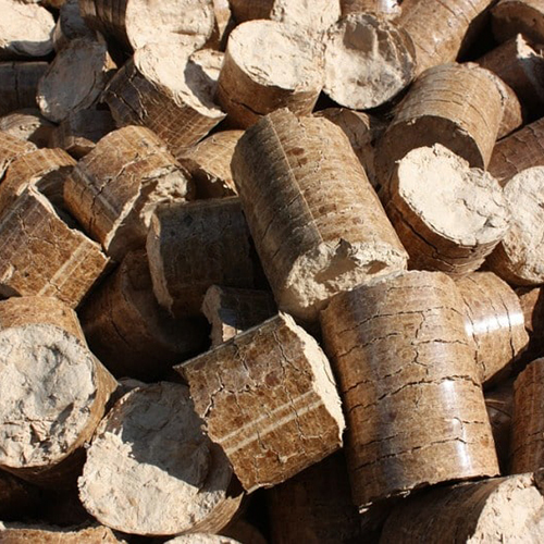 Biomass Briquotte - Bituminous Coal, Briquette Shape | Fixed Carbon Presence, Moisture Nil, Biomass Material