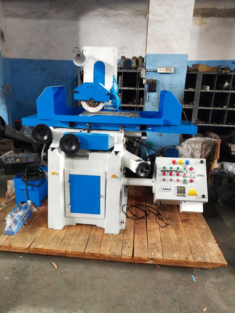 Blue Gmt 750 X 400 Hydraulic Surface Grinder Machine