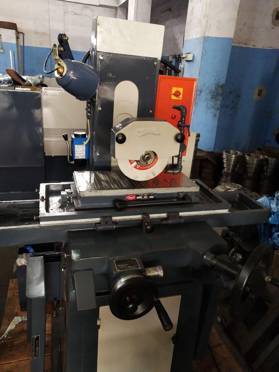 White Gmt 225 X 350 Manual Surface Grinder Machine