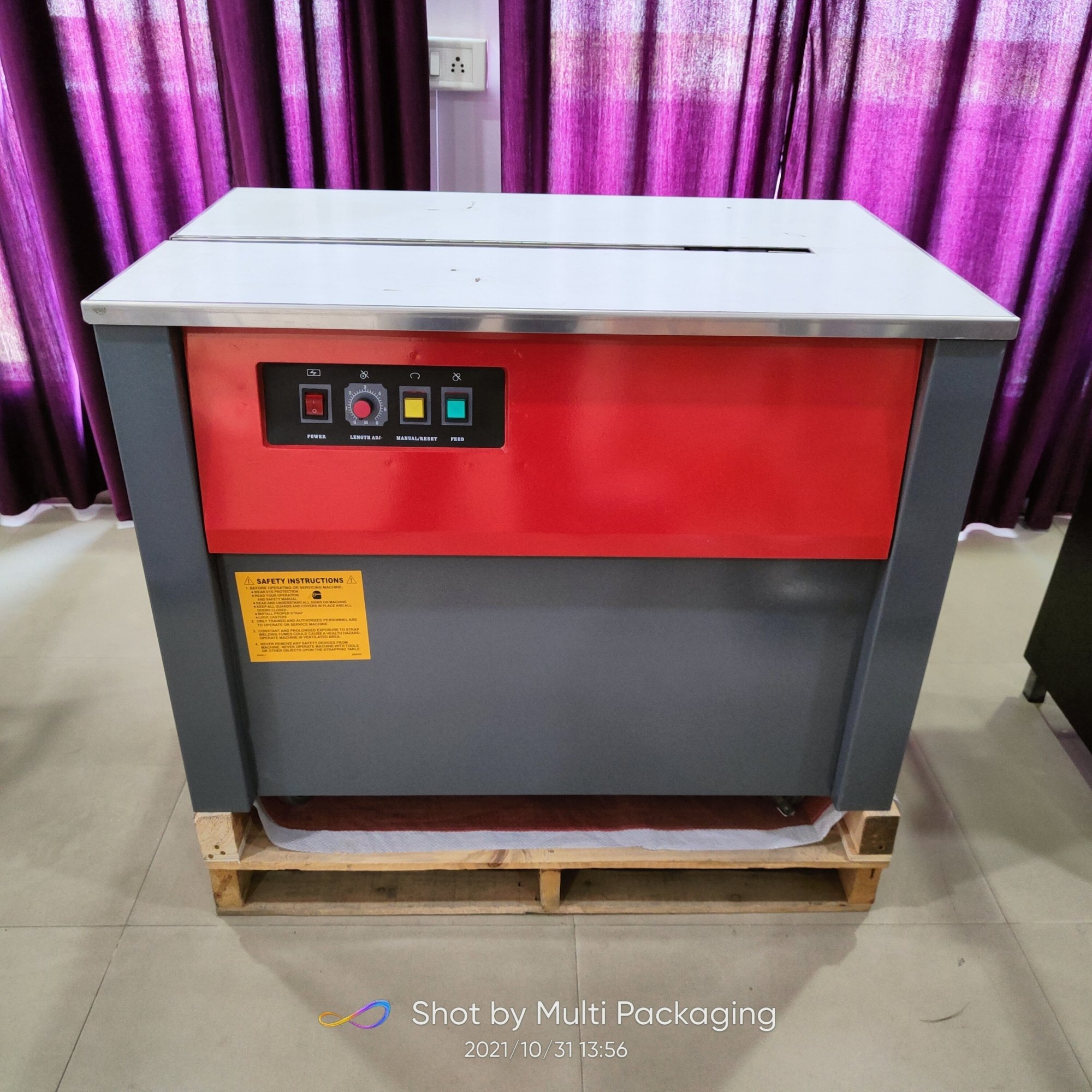 Semi-automatic 190es 0.65kw Single Phase Box Strapping Machine