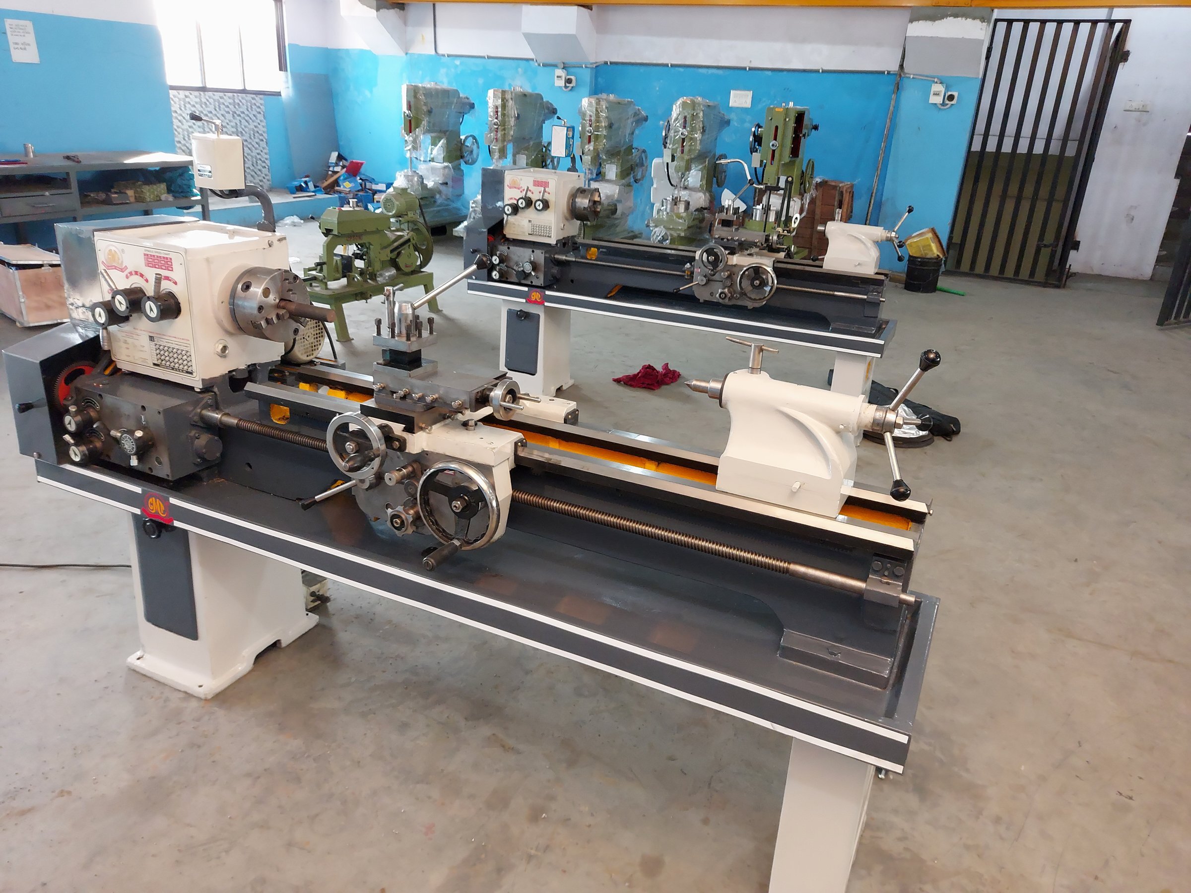 Automatic 6 Feet All Geared Light Duty Lathe Machine
