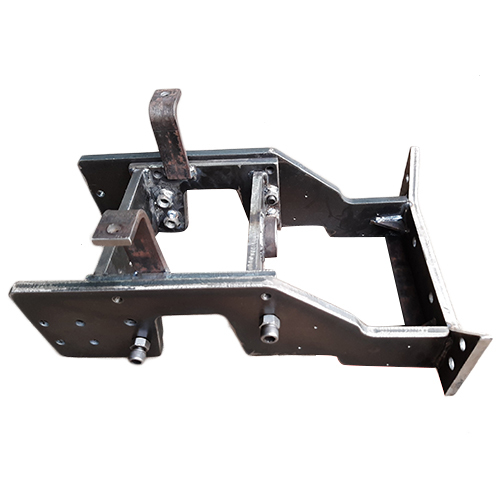 15 Hp Engine Mounting Bracket For Escorts Tractor Application: Industrial Machine