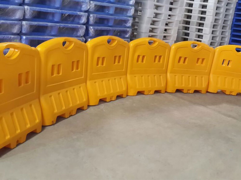 Rsb-113510 1 Mtr Road Safety Barricade - Color: Red/ Yellow