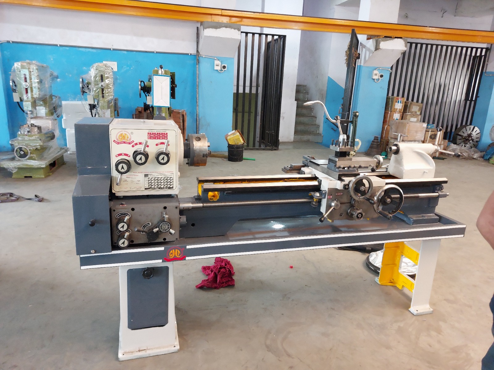 Multicolour Automatic Geared Lathe Machine