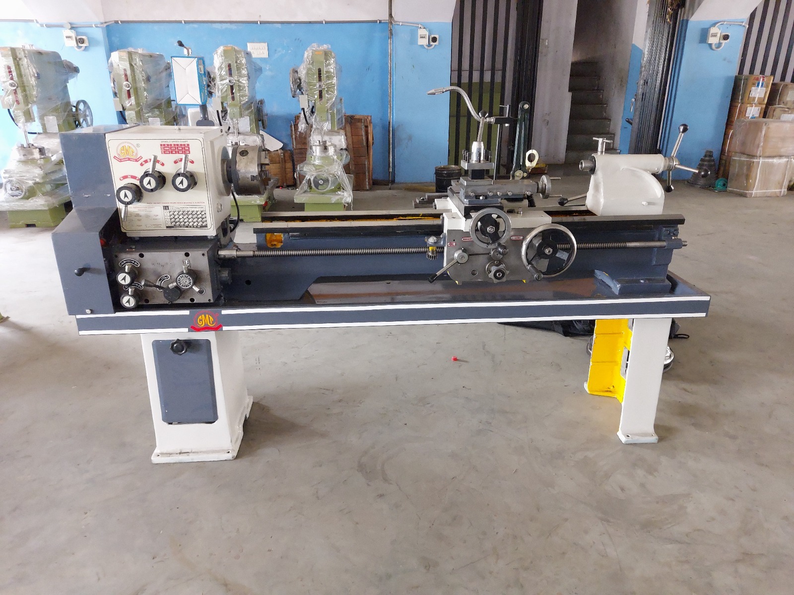 Multicolour Automatic Geared Lathe Machine