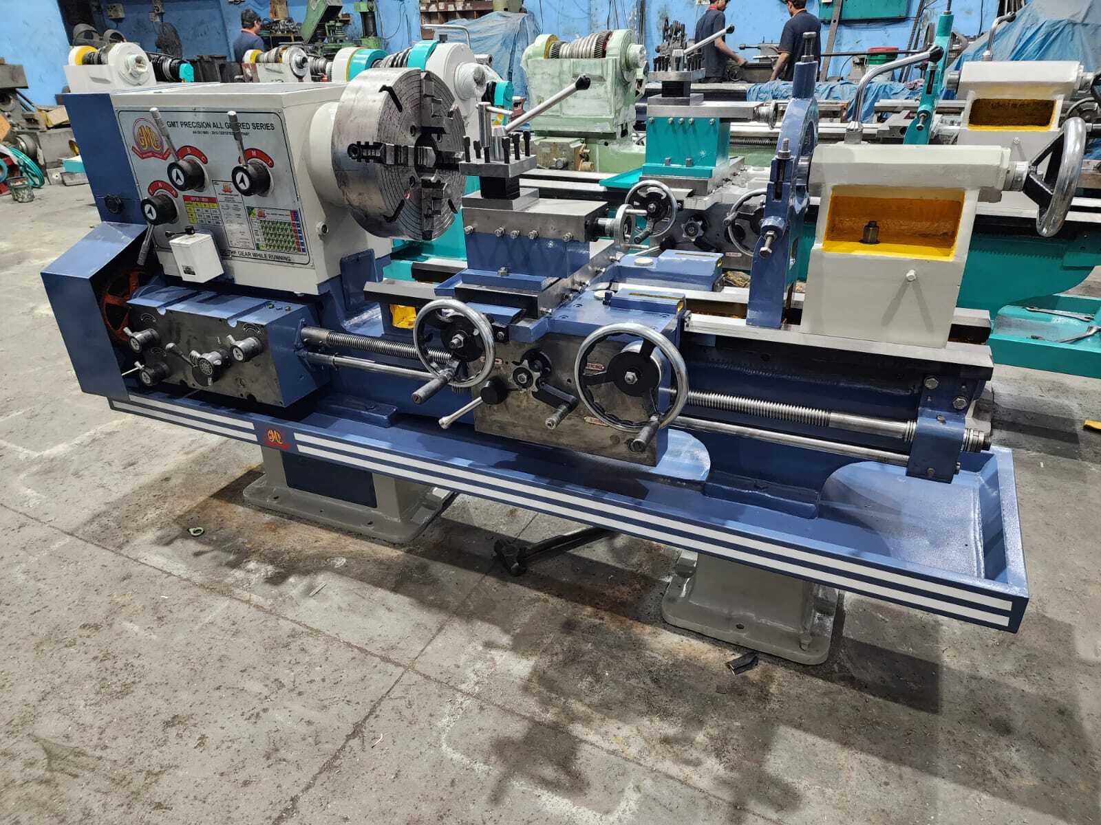 Automatic 5.06 Feet Geared Heavy Duty Lathe Machine